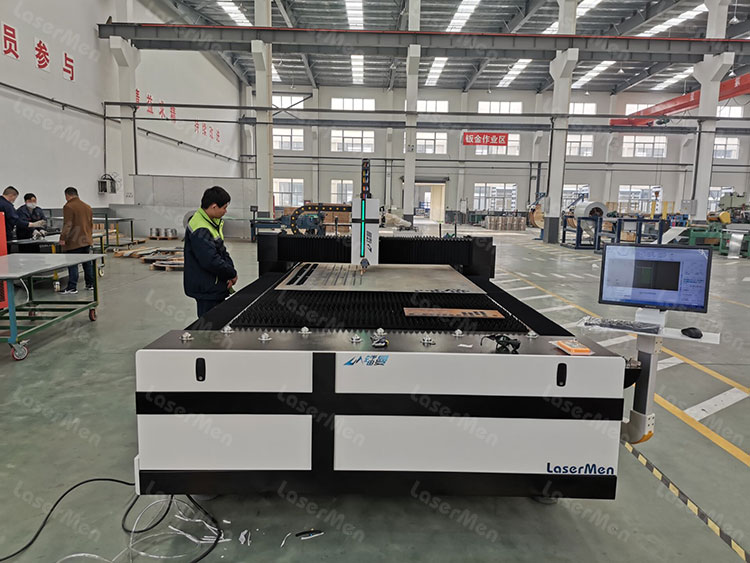 1.5 by 6 meters fiber laser cutting machine