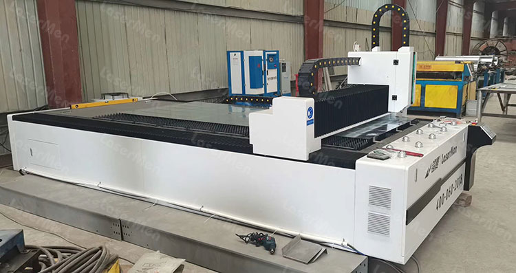 1530-new-design-fiber-laser-cutting-machine