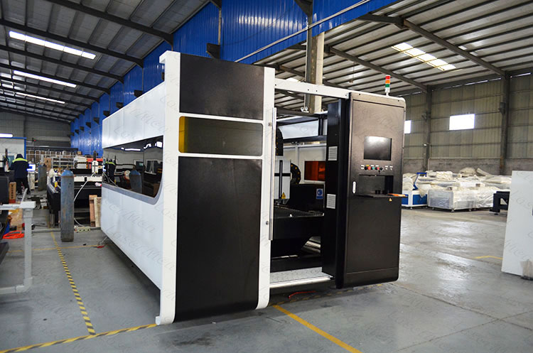 full enclosed fiber laser cutting machine with exchange table