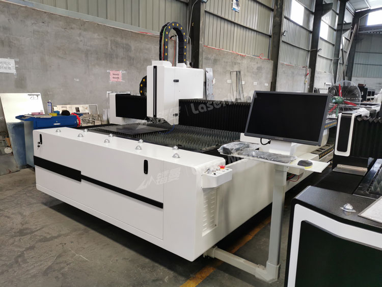 LM-1530SF fiber laser cutting machine